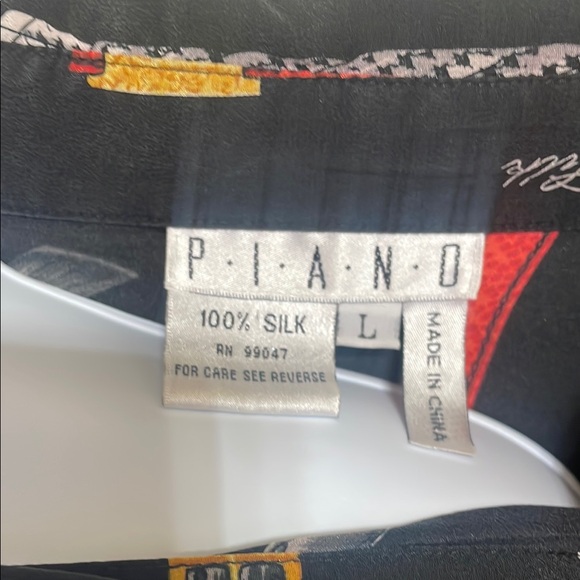 Piano vintage Chic Black Blouse with Red and Gold Accents - Picture 2 of 10